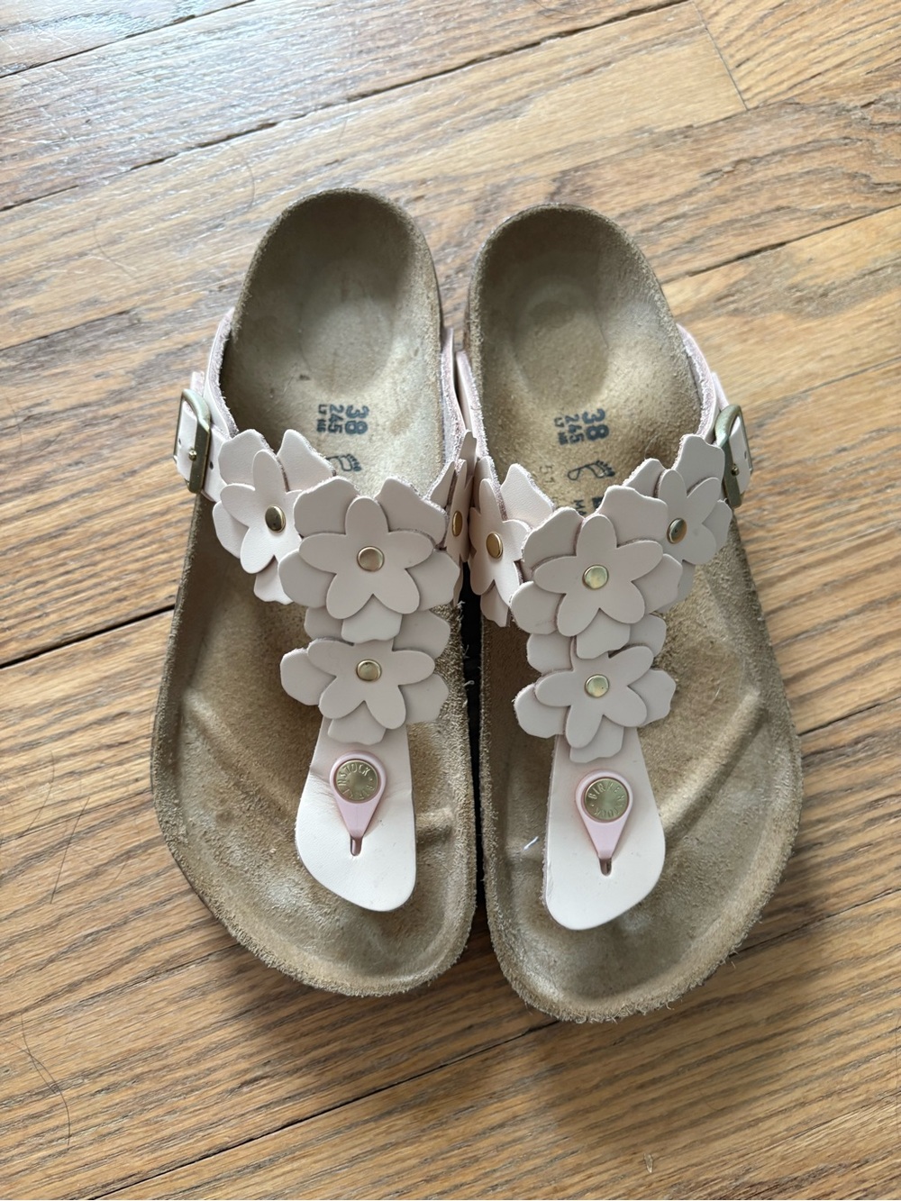 Gizeh Flower Embellishment Birkenstocks - Picture 4 of 8